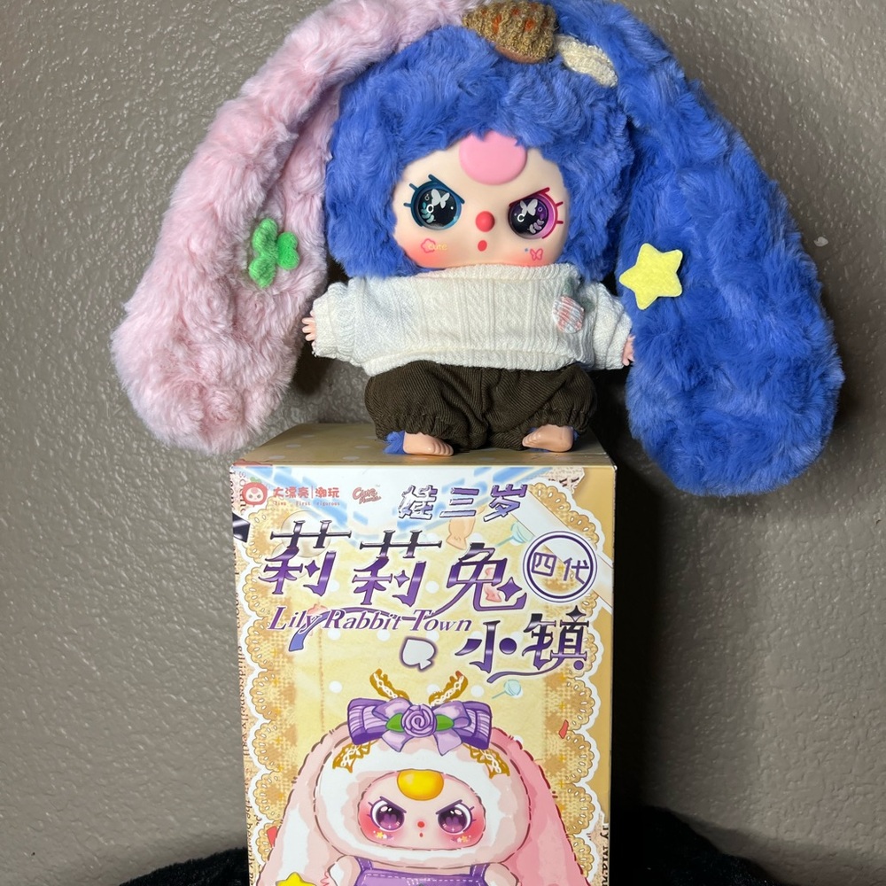 Baby Three Lily Rabbit Town V4 - Blue & Pink Rabbit w/ SPECIAL Eyes!